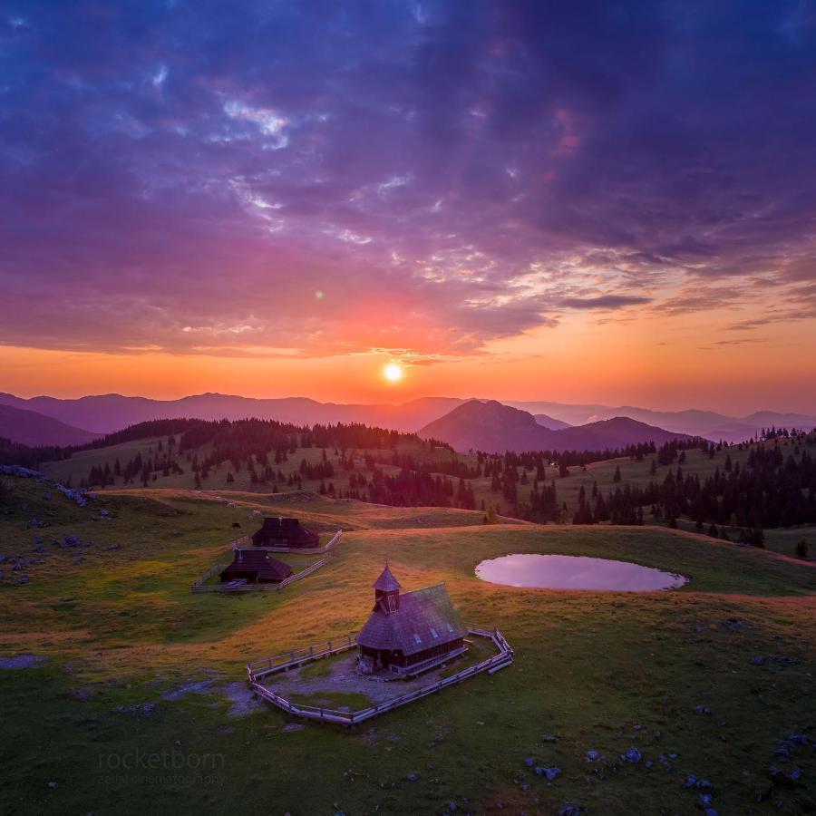 Koca Kronca - Velika Planina Stahovica Luaran gambar